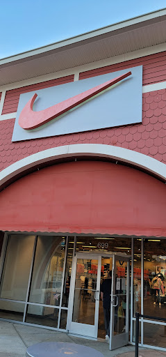 Nike Factory Store, 1 Premium Outlet Blvd #699, Tinton Falls, NJ 07753, USA, 