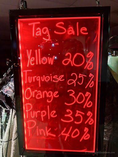 Boutique «What Women Want Resale Boutique», reviews and photos, 9012 Research Blvd Ste C12, Austin, TX 78758, USA