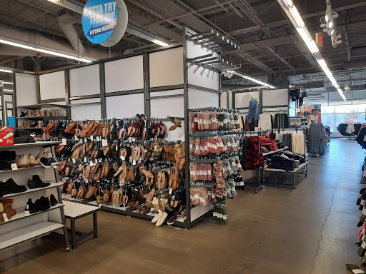 Clothing Store «Old Navy», reviews and photos, 400 S State Rd, Springfield, PA 19064, USA