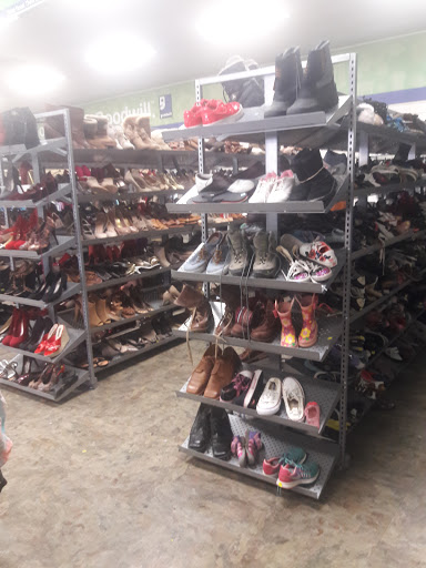 Thrift Store «Goodwill, Serving the People of Southern Los Angeles County», reviews and photos, 800 W Pacific Coast Hwy, Long Beach, CA 90806, USA