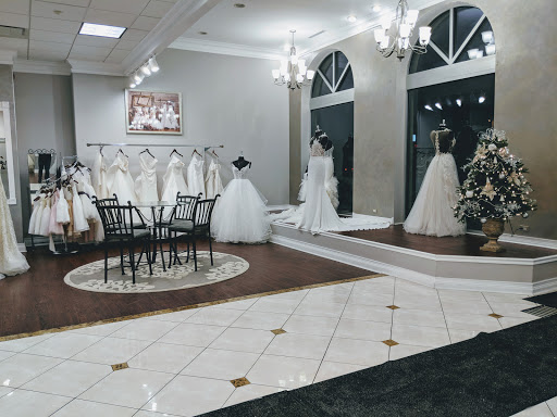 Bridal Shop «Bella Bianca Bridal», reviews and photos, 17W527 E Roosevelt Rd, Oakbrook Terrace, IL 60181, USA