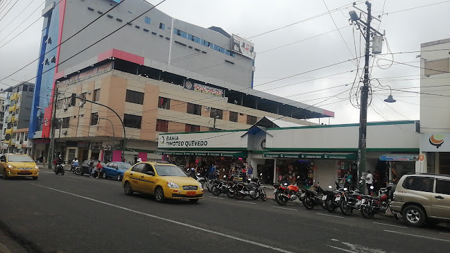 Calle 7 de octubre y 13ava, Ecuador