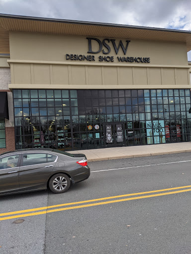 Shoe Store «DSW Designer Shoe Warehouse», reviews and photos, 12997 Fair Lakes Shopping Center, Fairfax, VA 22033, USA