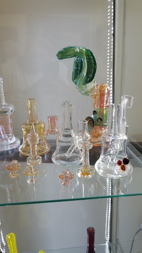 Tobacco Shop «La Tia Smoke Shop», reviews and photos, 154 Maverick St, East Boston, MA 02128, USA