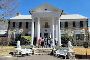 Graceland Mansion image