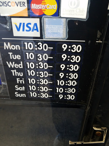 Shopping Mall «River Pointe Mall», reviews and photos, 401 E Clifty Dr, Madison, IN 47250, USA