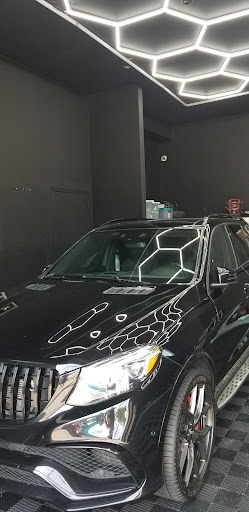 Car Wash «Greenwich Avenue Solar Car Wash», reviews and photos, 229 Greenwich Ave, Stamford, CT 06902, USA