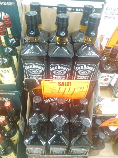 Liquor Store «Davis Liquor Outlet», reviews and photos, 1406 N Waco Ave, Wichita, KS 67203, USA