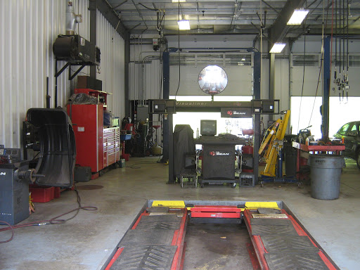 Auto Repair Shop «Durham Auto Center», reviews and photos, 428 Main St, Durham, CT 06422, USA