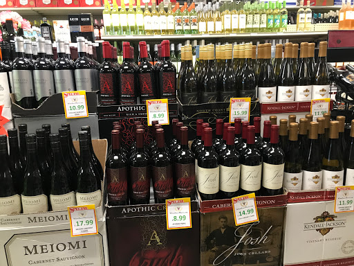 Liquor Store «Cromwell Square Wine & Liquors», reviews and photos, 51 Shunpike Rd #22, Cromwell, CT 06416, USA