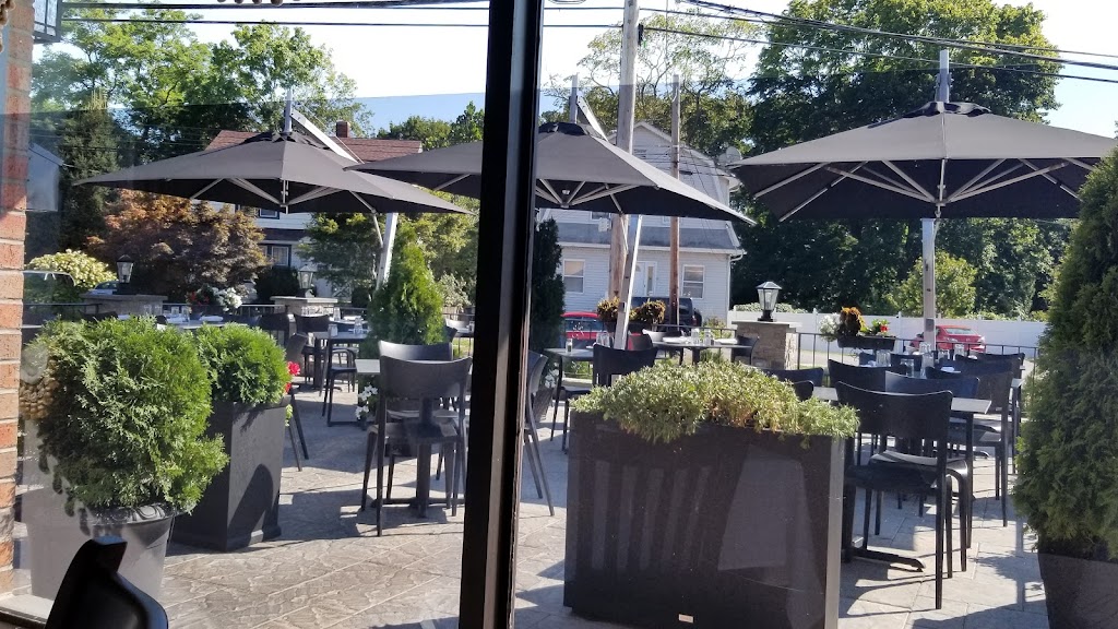 Fratelli's Italian Restaurant 06460