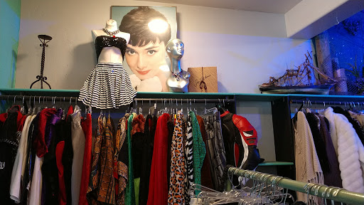 Vintage Clothing Store «All Shook Up Vintage Clothing», reviews and photos, 861 41st Ave, Santa Cruz, CA 95062, USA