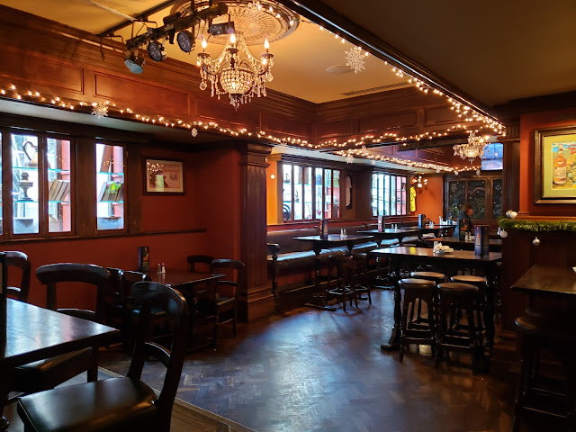 Rí Rá Irish Pub by null