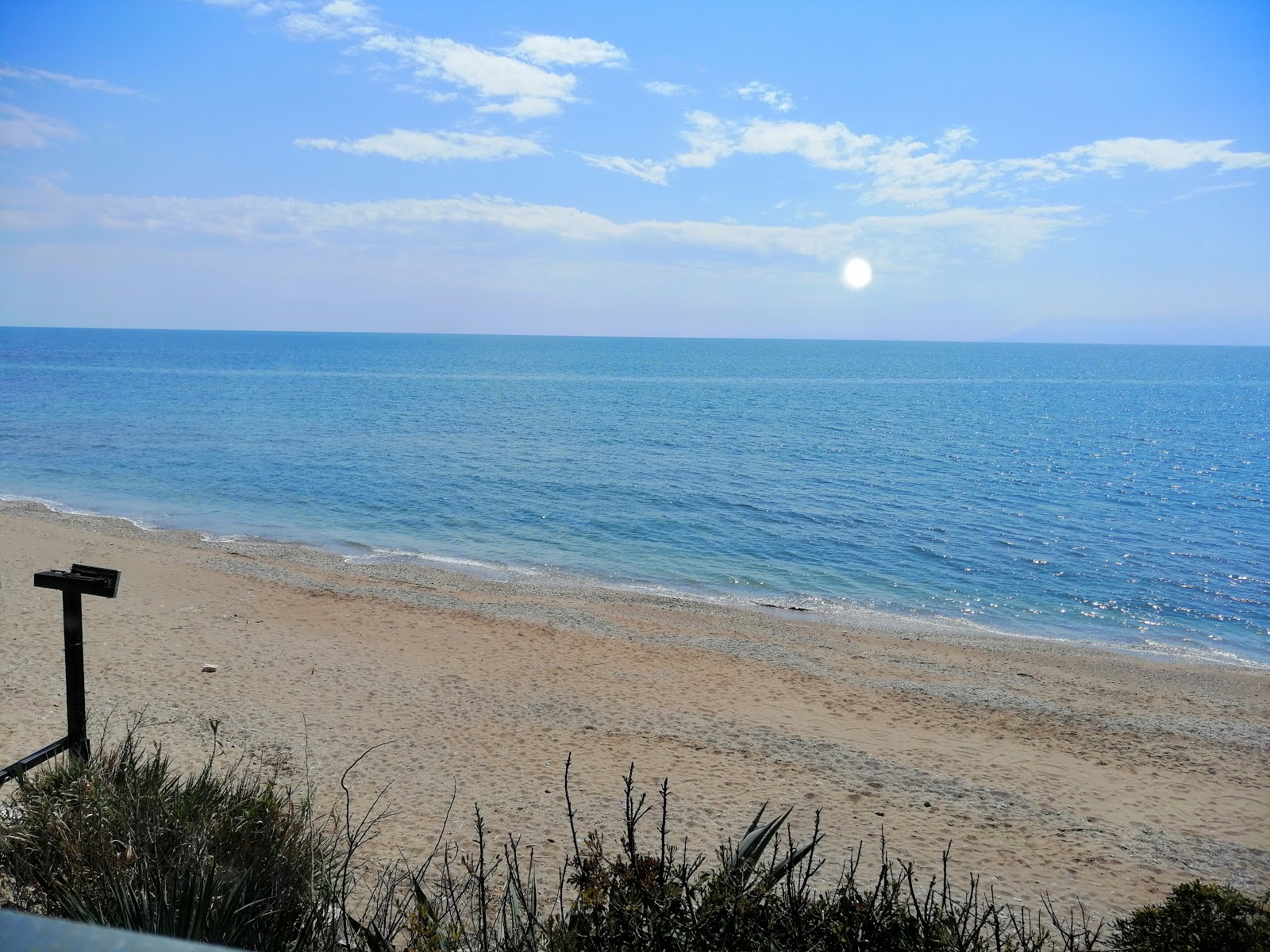 Photo de Saint Georgii beach avec rivage droit, long