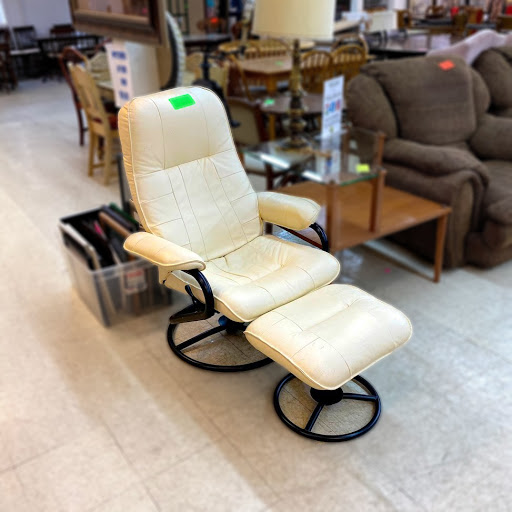 Home Improvement Store «ReStore Farmington», reviews and photos, 28575 Grand River Ave, Farmington Hills, MI 48336, USA