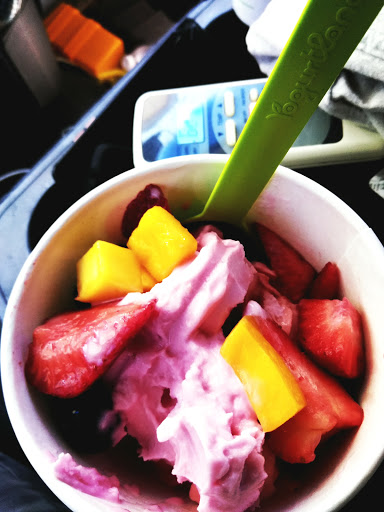 Frozen Yogurt Shop «Yogurtland Costa Mesa- Baker Street», reviews and photos, 1450 Baker St, Costa Mesa, CA 92626, USA