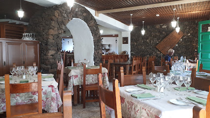 Restaurante El Volcan - Plaza Ntra. Sra. de los Remedios, 40, 35570 Yaiza, Las Palmas, Spain