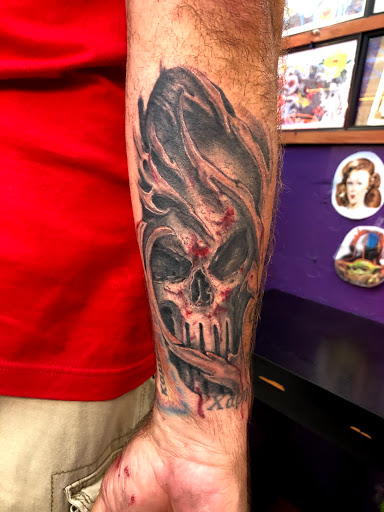 Tattoo Shop «Tattoo Blues Fort Lauderdale», reviews and photos, 927 Sunrise Ln, Fort Lauderdale, FL 33304, USA