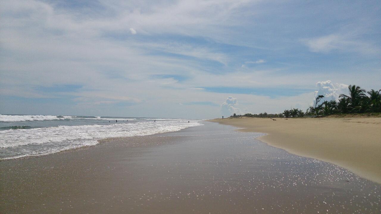 Fotografija Kanathur Beach z dolga ravna obala