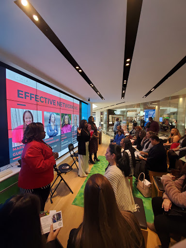 Computer Store «Microsoft Store - Roosevelt Field», reviews and photos, 630 Old Country Rd, Garden City, NY 11530, USA