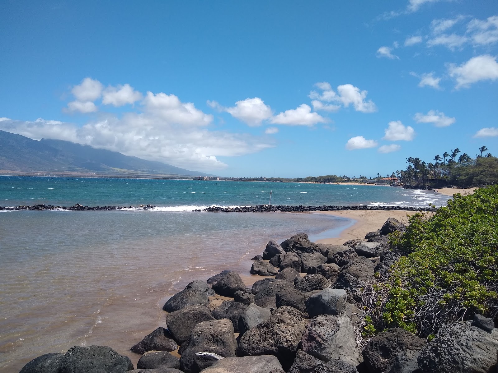 Photo de Keaka Beach - endroit populaire parmi les connaisseurs de la détente