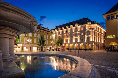 Stadt Hotel Città - Piazza Walther, 21, 39100 Bolzano BZ, Italy