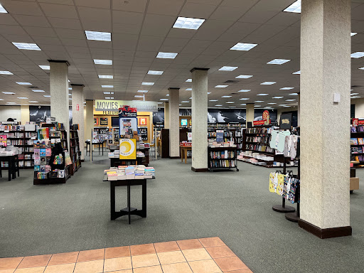 Book Store «Barnes & Noble», reviews and photos, 1180 Raritan Rd, Clark, NJ 07066, USA