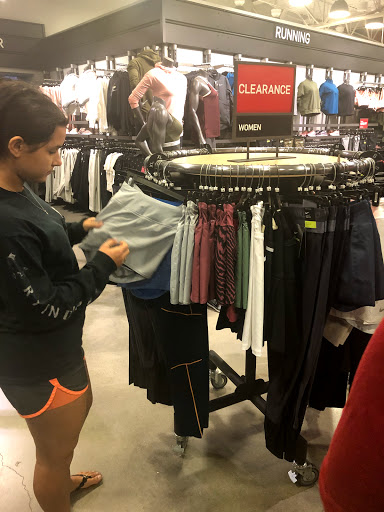 Sporting Goods Store «Nike Factory Store», reviews and photos, 5195 Factory Shops Blvd, Ellenton, FL 34222, USA