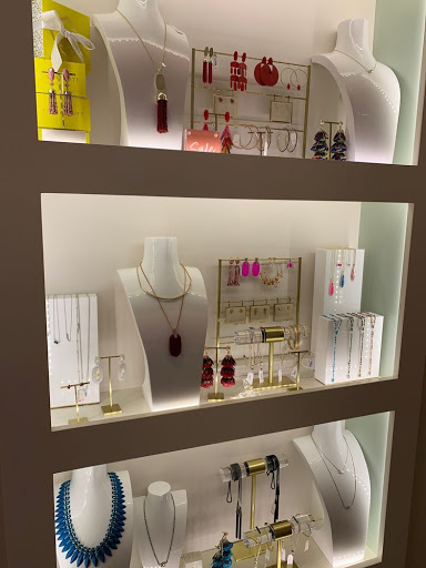 Jewelry Store «Kendra Scott», reviews and photos, 3800 N Lamar Blvd, Austin, TX 78756, USA