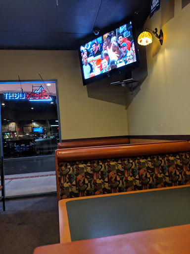 Pizza Restaurant «Round Table Pizza», reviews and photos, 239 West Los Angeles Avenue, Moorpark, CA 93021, USA