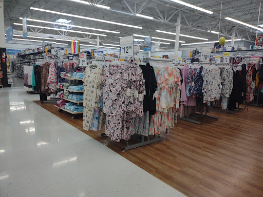 Department Store «Walmart Supercenter», reviews and photos, 1618 W McClain Ave, Scottsburg, IN 47170, USA