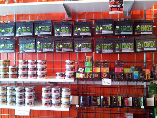 Tobacco Shop «Sweet Tooth Smoke Shop», reviews and photos, 2030 W Chicago Ave, Chicago, IL 60622, USA