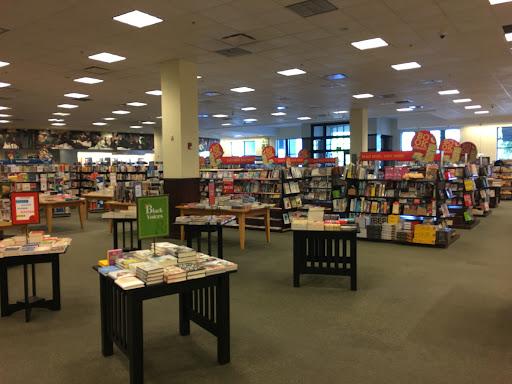 Book Store «Barnes & Noble», reviews and photos, 6050 El Cerrito Plaza, El Cerrito, CA 94530, USA
