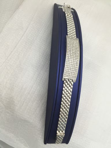 Jewelry Store «Highlands Jewelers-- Jewelery Repair», reviews and photos, 3830 Valley Centre Dr #706, San Diego, CA 92130, USA