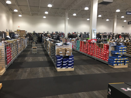 Shoe Store «DSW Designer Shoe Warehouse», reviews and photos, 10515 N Mopac Expy, Austin, TX 78759, USA