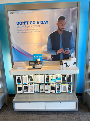 Cell Phone Store «AT&T Authorized Retailer», reviews and photos, 13 N Groesbeck Hwy, Charter Twp of Clinton, MI 48036, USA