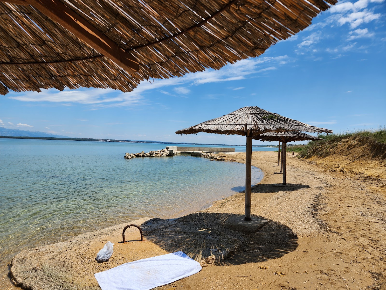 Sandy Beach Privlaka'in fotoğrafı - Çocuklu aile gezginleri için önerilir