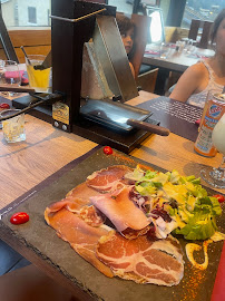 Raclette du Restaurant Le Napoleon à Val-Cenis - n°2