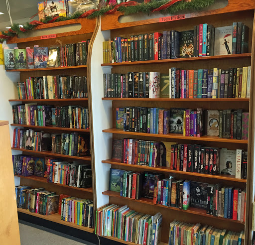 Used Book Store «Book Corner Tampa Bay», reviews and photos, 728 W Lumsden Rd, Brandon, FL 33511, USA