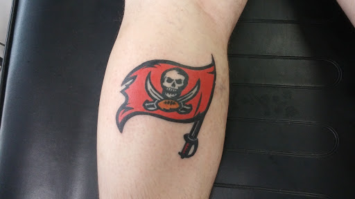 Tattoo Shop «Island Tattoo & Piercings», reviews and photos, 6600 Manatee Ave W, Bradenton, FL 34209, USA