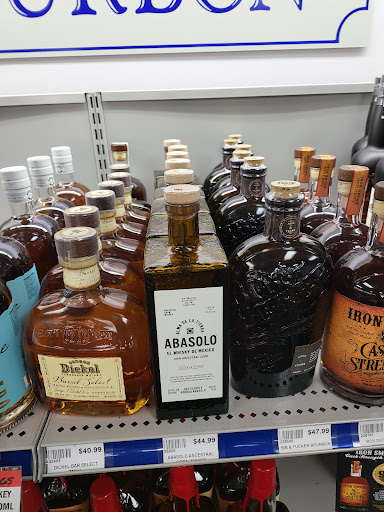 Liquor Store «Montgomery County Liquor & Wine - Goshen Crossing», reviews and photos, 20004 Goshen Rd, Gaithersburg, MD 20879, USA