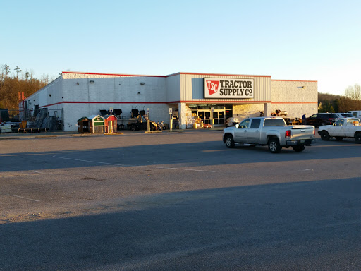 Tractor Supply Co., 3400 Moody Pkwy, Moody, AL 35004, USA, 