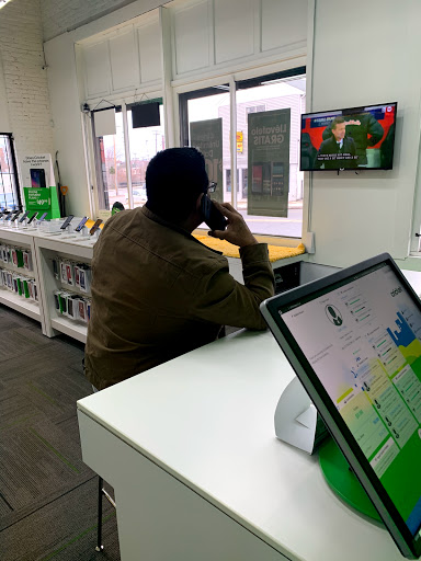 Cell Phone Store «Cricket Wireless Authorized Retailer», reviews and photos, 33 S Broadway, Lawrence, MA 01843, USA