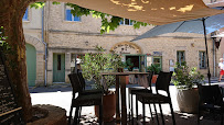 Atmosphère du Restaurant Les Jarres à Castillon-du-Gard - n°1