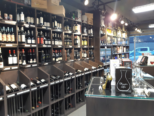 Crowfoot Wine & Spirits