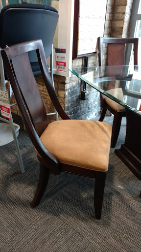 Furniture Rental Service «CORT Furniture Rental & Clearance Center», reviews and photos, 540 N Lake Shore Dr, Chicago, IL 60611, USA