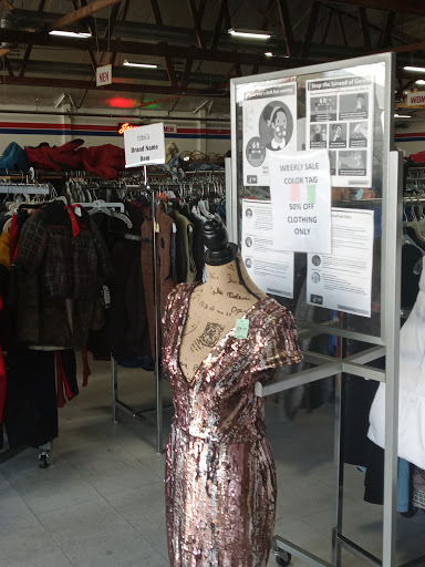 Thrift Store «Super Thrift Store Rescue Mission», reviews and photos, 13422 Saticoy St, North Hollywood, CA 91605, USA