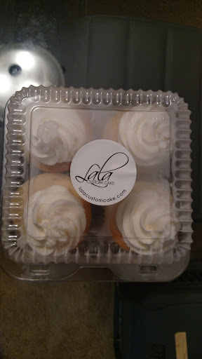 Wedding Bakery «LaLa Custom Cake», reviews and photos, 15301 Madison Ave, Lakewood, OH 44107, USA