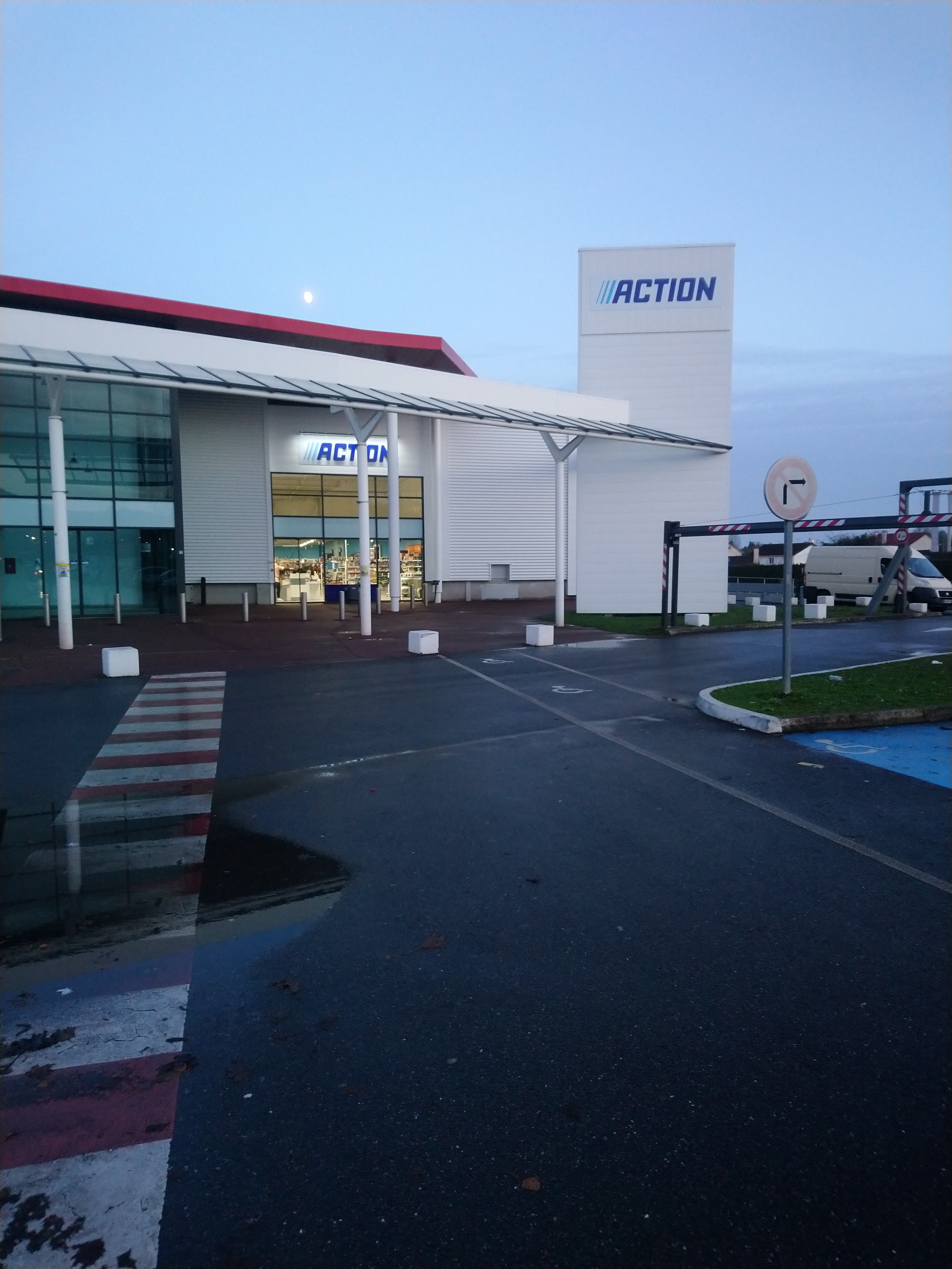 Photo n° 3 de l'avis de Lucien.e fait le 08/12/2019 à 21:19