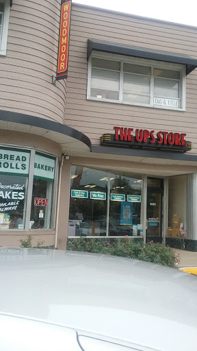 Shopping Mall «Woodmoor Shopping Center», reviews and photos, 10115 Colesville Rd, Silver Spring, MD 20901, USA